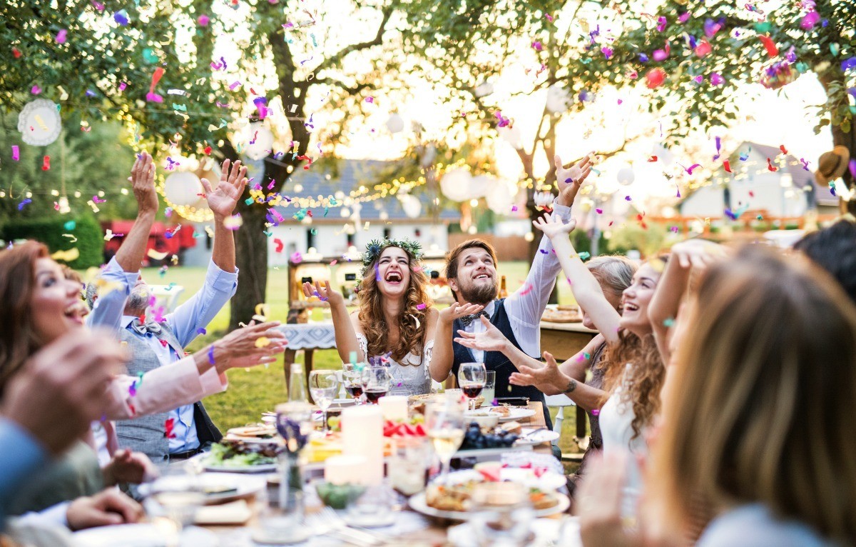Merealisasikan potluck wedding